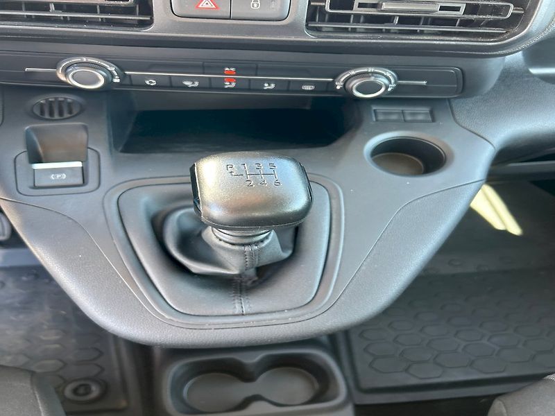 Peugeot Rifter (2022) 1,5 Blue HDI 75kW - fotka 19 z 22