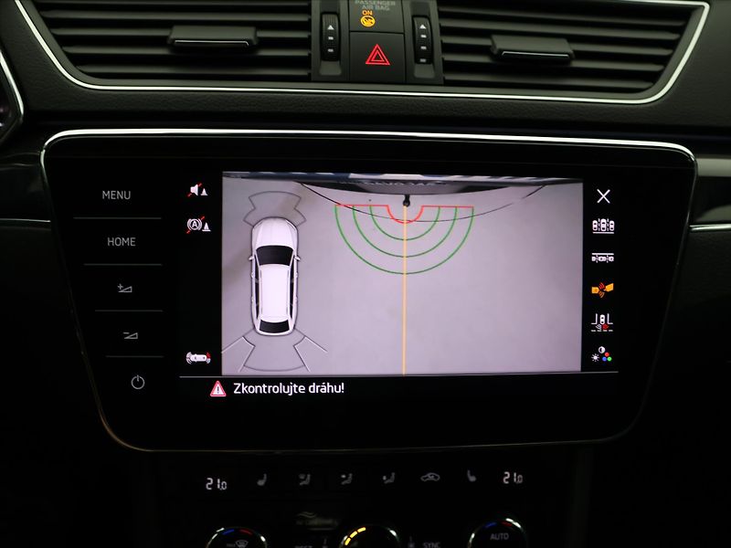 Škoda Superb 2,0 TDI 140kW 4x4 DSG L&K DPH - fotka 26 z 37