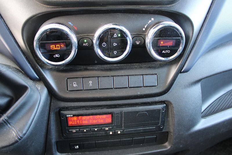Iveco Daily 72C210 3,0 Hi-Matic Mrazák- 30 - fotka 17 z 28