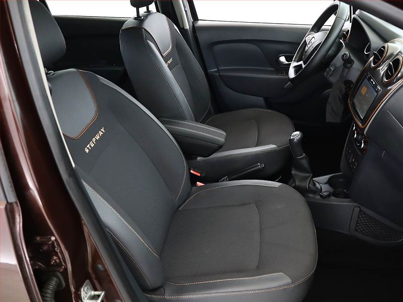 Dacia Sandero (2017) Stepway 1.5 dCi, Navi - fotka 7 z 16