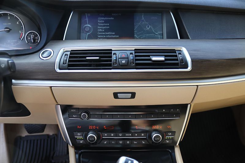 BMW Řada 5 535D GT XDRIVE F07 DPH - fotka 28 z 50