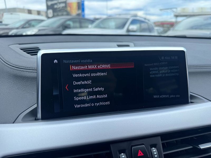 BMW X2 (2022) 4X4 25E 1,5i 162KW ZÁRUKA DPH - fotka 35 z 50