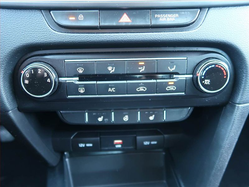 Kia XCeed (2022) Silver 1.5 T-GDI - fotka 15 z 17