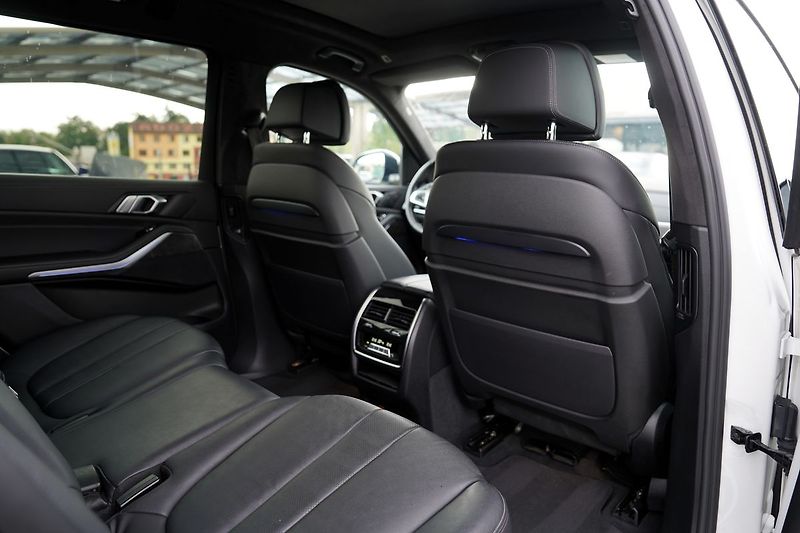 BMW X7 40d xDrive/Mpaket/AT9/22/340PS - fotka 37 z 50