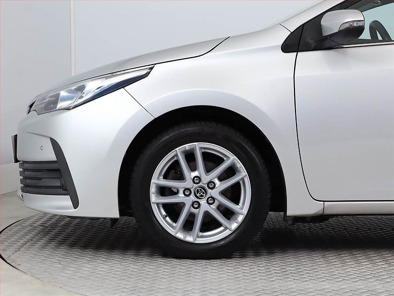 Toyota Corolla (2018) 1.6 Valvematic, Serv.kniha - fotka 12 z 16