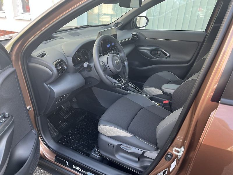 Toyota Yaris Cross 1.5L HEV130 Executive Tech VIP - fotka 10 z 27