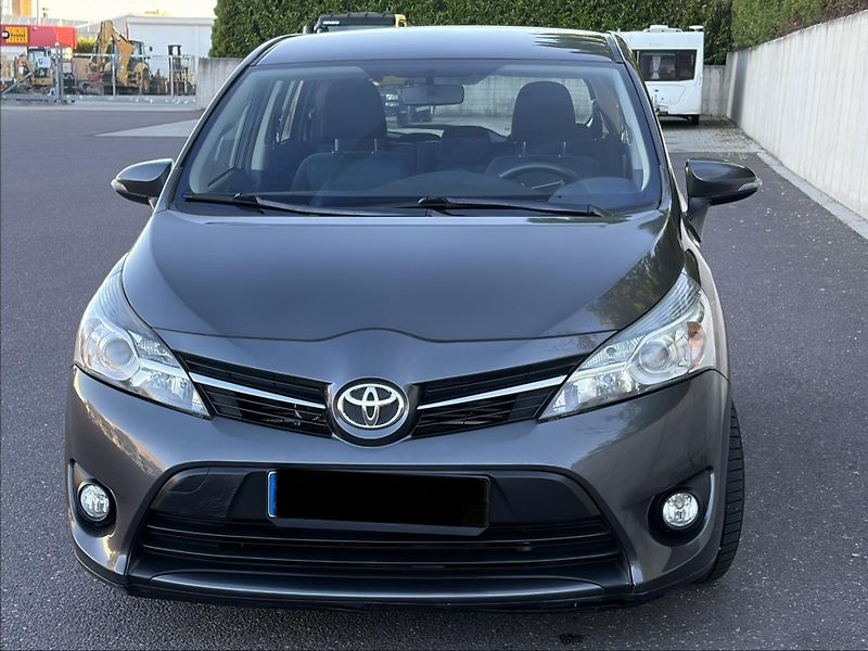Toyota Verso (2014) 7MÍST/1.6d 82kW/SERVIS TOYOTA - fotka 3 z 21