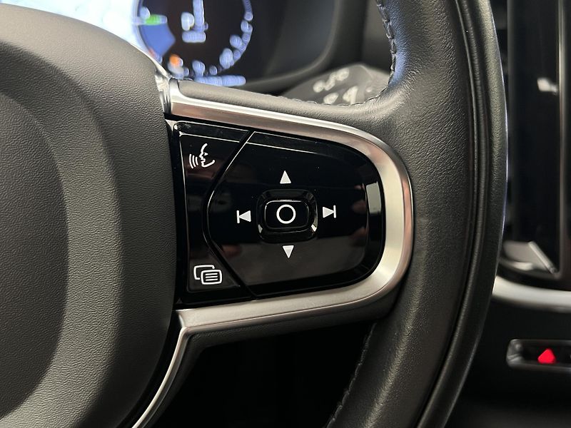 Volvo V60 T6 AWD RECHARGE INSCRIPTION - fotka 26 z 47