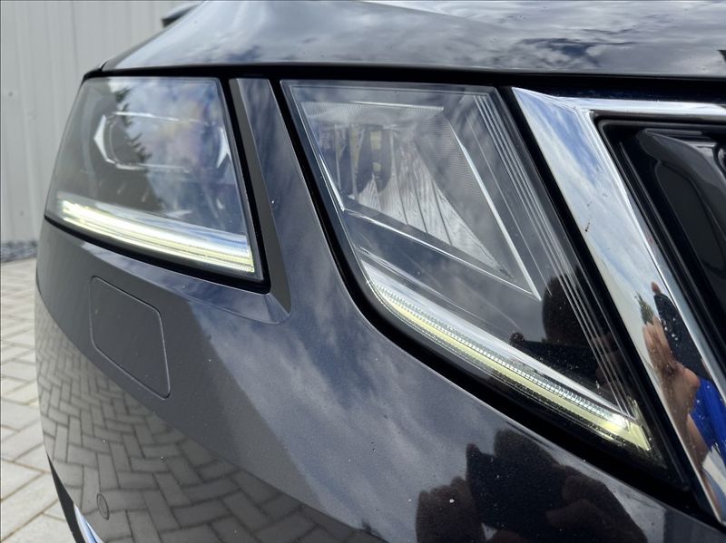 Škoda Octavia 2,0 TDI DSG STYLE DPH 1.maj ČR - fotka 8 z 50