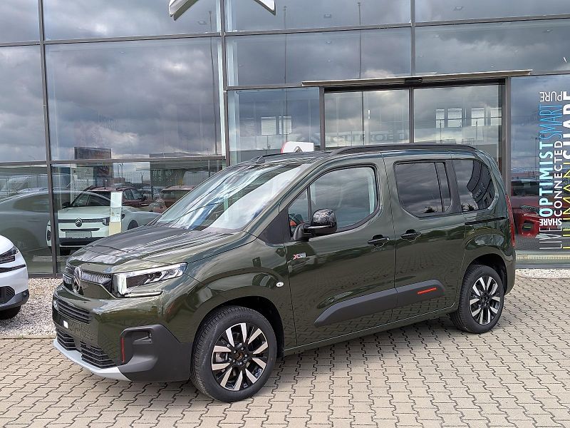 Citroën Berlingo (2026) MAX Diesel 130k Manual - fotka 2 z 12