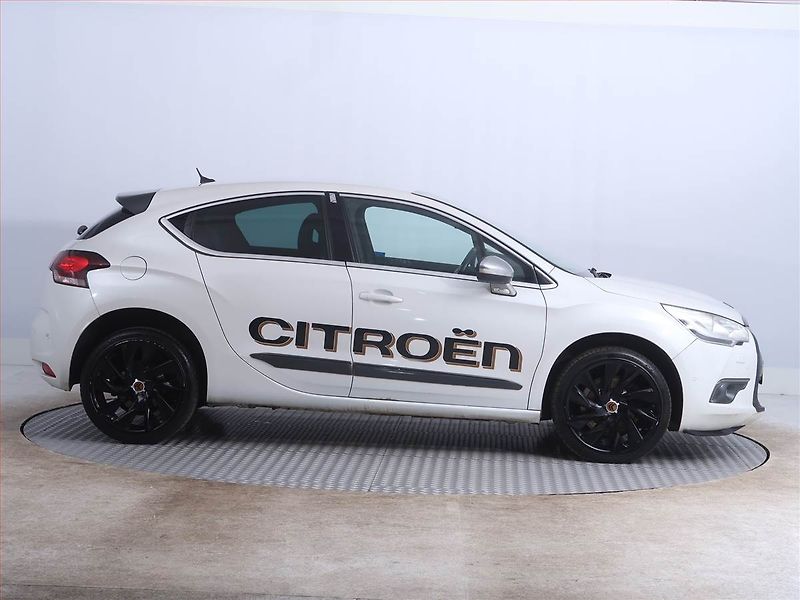 Citroën DS4 (2011) 2.0 BlueHDI, Navi, Xenony - fotka 6 z 21