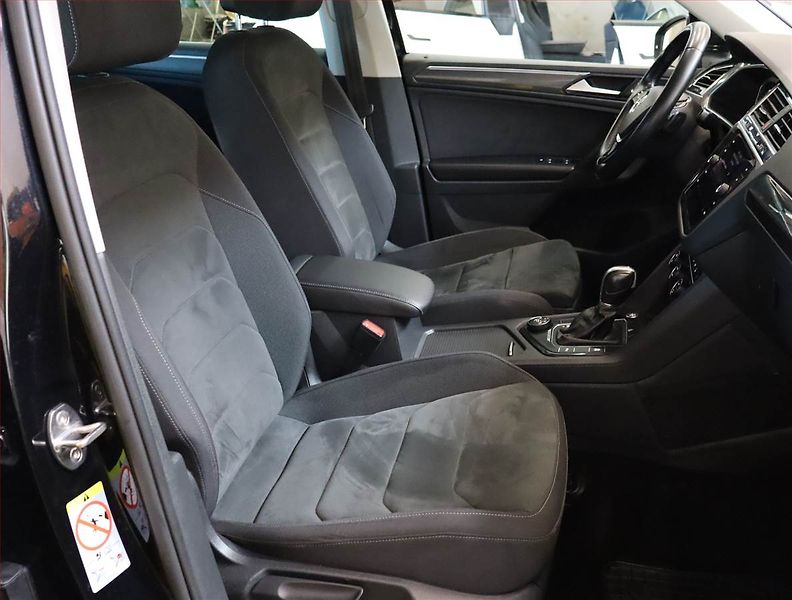 Volkswagen Tiguan (2019) Highline 2.0 TSI - fotka 9 z 25