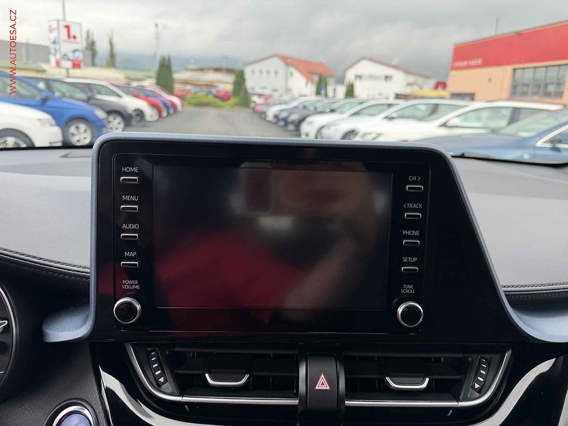 Toyota C-HR (2020) 1.8VVT-i Hybrid, 1.maj,ČR - fotka 13 z 17