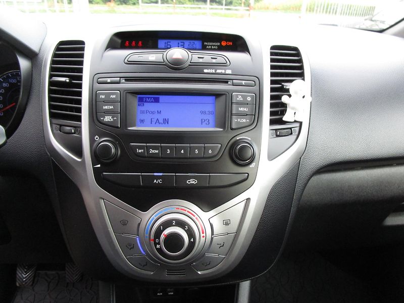 Hyundai ix20 1,4-66KW-KOUPEN V ČR - fotka 11 z 14