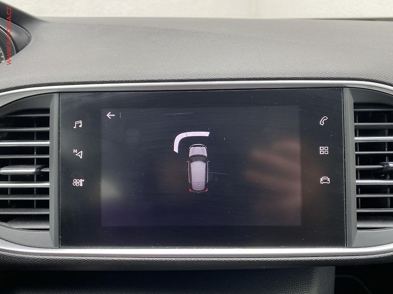 Peugeot 308 (2019) 1.2PT, Allure, AT, navi, TZ - fotka 17 z 18