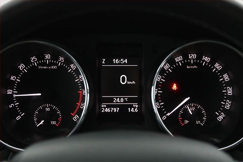 Škoda Yeti (2015) 2.0 TDI, 4X4, Navi, Tempomat - fotka 11 z 19