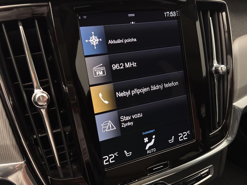Volvo V90 CC D4 AWD MOMENTUM PRO  - fotka 34 z 47