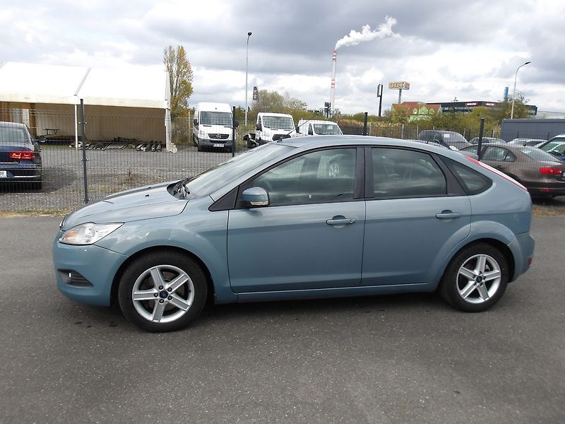 Ford Focus 2,0TDCi 100kW - fotka 3 z 37