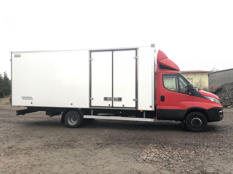 Iveco Ostatní (2020) 3x skříň 6,2mx 2,3 - fotka 2 z 5