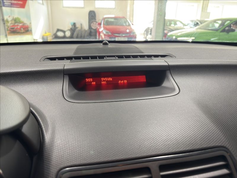 Opel Meriva 1,4   74 kW EDICE 150 1.MAJ - fotka 13 z 29