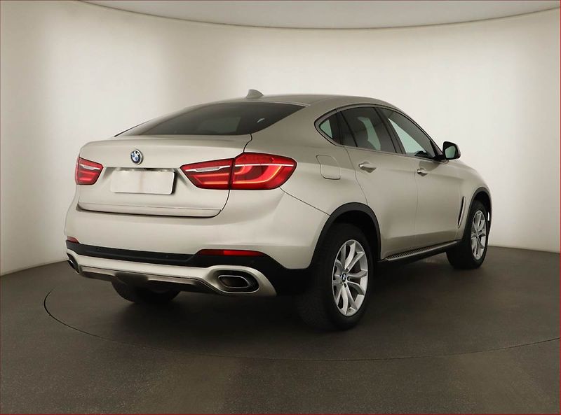 BMW X6 (2016) xDrive40d - fotka 5 z 20