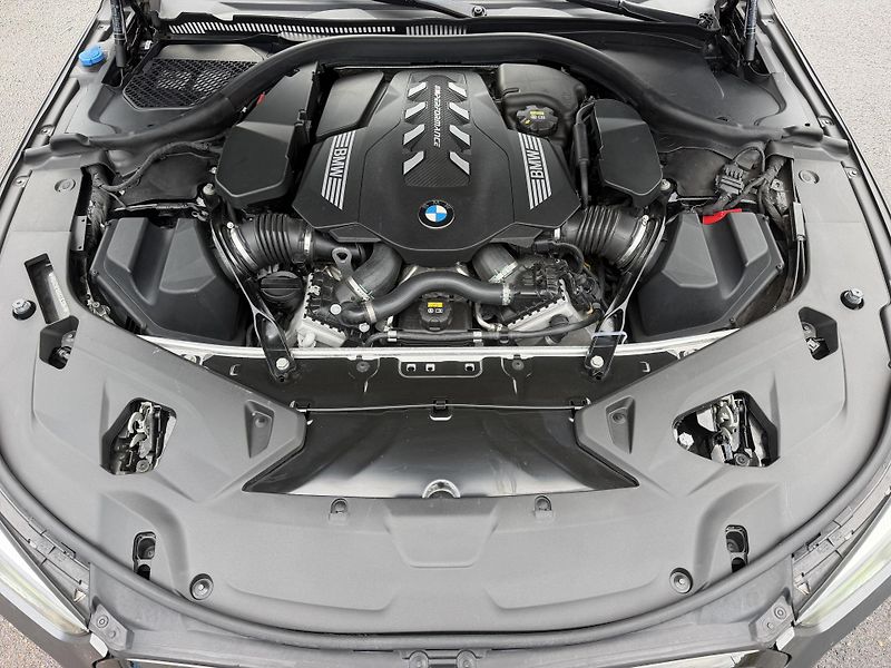 BMW Řada 8 M 850i xDrive 390kW HEAD-UP  - fotka 11 z 25