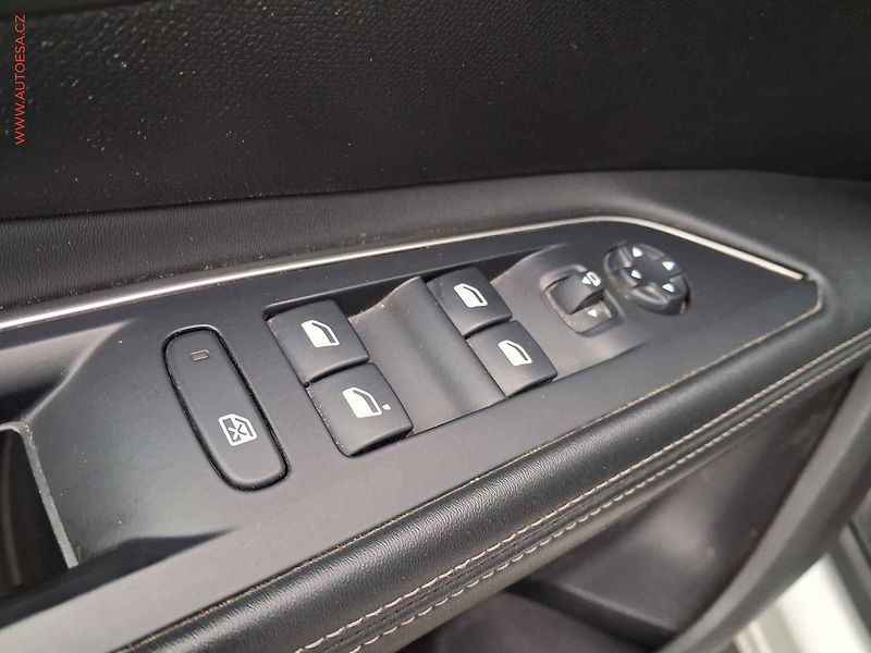 Peugeot 5008 (2019) 1.5 HDi 7míst, Allure, AT - fotka 13 z 17