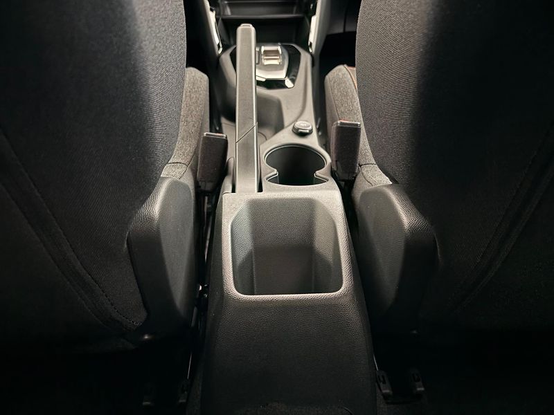 Peugeot 2008 (2026) Business Hybrid 110 e-DCS6 - fotka 30 z 32