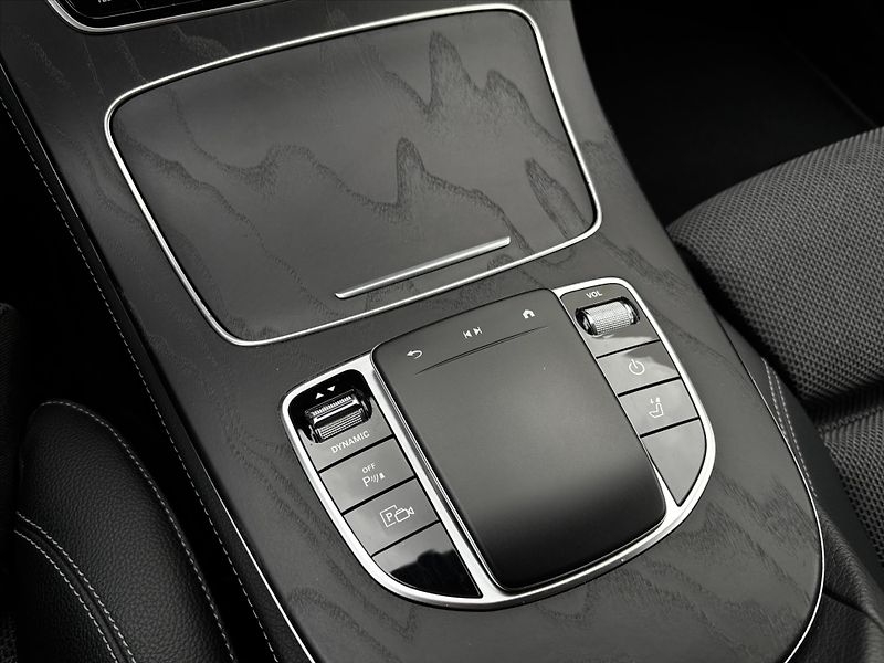 Mercedes-Benz Třídy E 300de 4MATIC TAŽNÉ DPH - fotka 28 z 33
