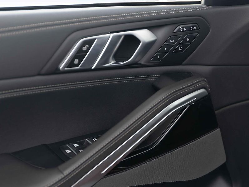 BMW X6 xDrive30d - fotka 17 z 22