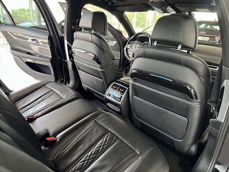 BMW Řada 7 730d xDrive*Dověry*360°Kam*DPH - fotka 18 z 51