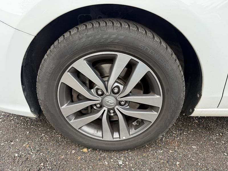 Hyundai i30 1.6 CRDi - fotka 21 z 23