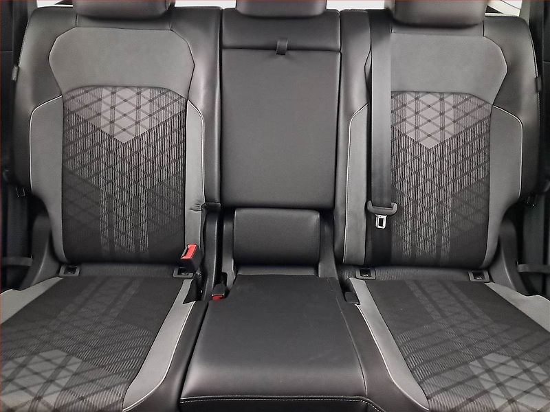 Volkswagen Tiguan Allspace (2022) R-Line 2.0 TSI - fotka 10 z 22