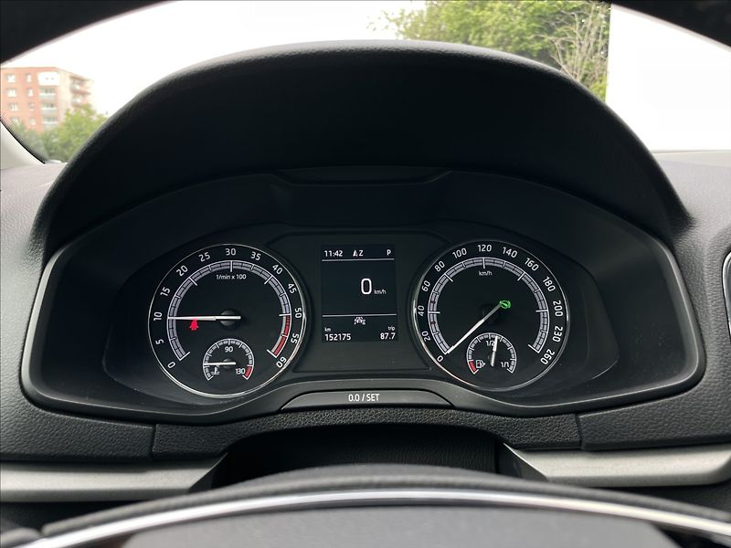 Škoda Karoq 2,0 TDI 4x4 DSG Ambition TAŽNÉ - fotka 9 z 23