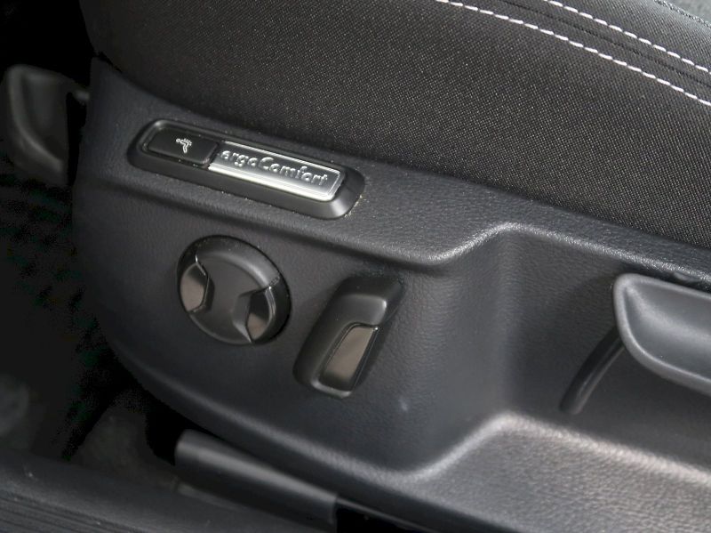 Volkswagen Passat (2022) BUSINESS 1.5TSI EVO 110KW - fotka 14 z 39