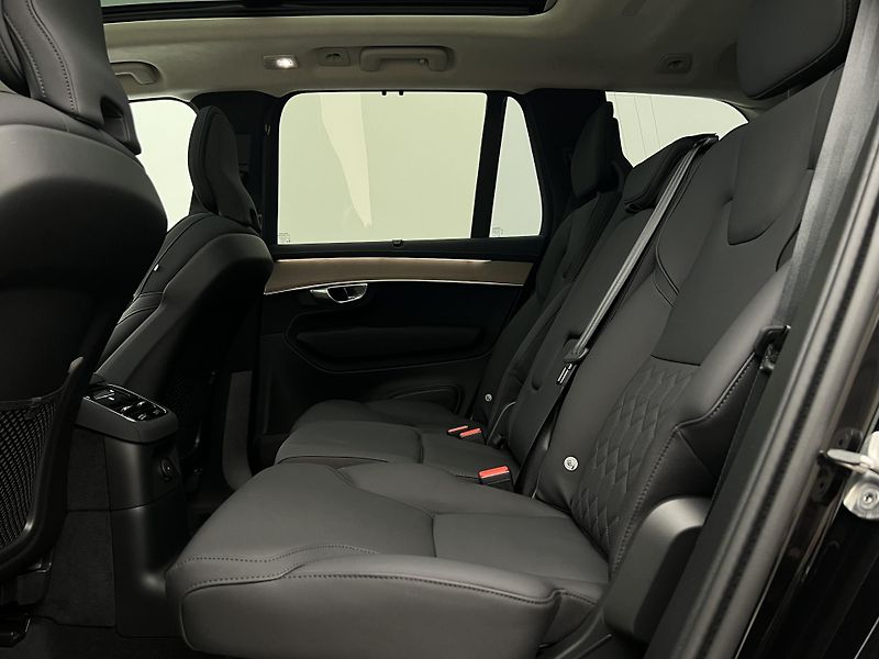 Volvo XC90 T8 AWD RECH. ULTRA DARK 7 MÍST - fotka 6 z 49