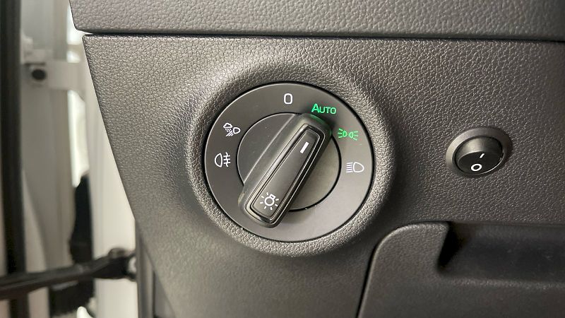 Škoda Karoq (2022) Sportline 2.0TSI 140kW DSG 4x4 - fotka 24 z 35