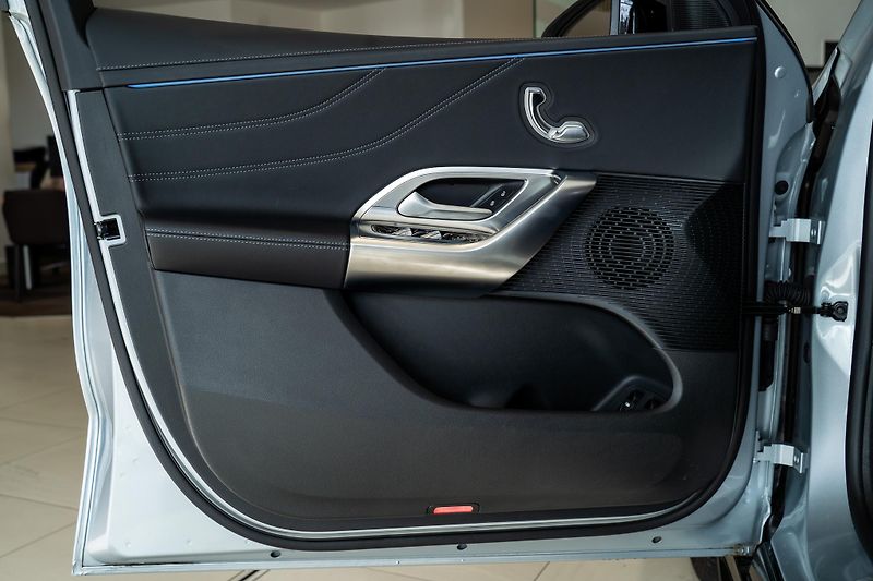 Mercedes-Benz GLC (2026) 400 4M EQ/AMG/DIGITALLIGHT/DIS - fotka 8 z 19