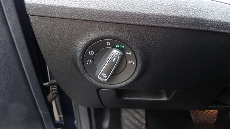 Škoda Superb 2.0TDi DSG Taž.zař. CEBIA  - fotka 11 z 32