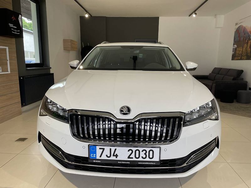 Škoda Superb Combi Style 2,0TDI 147kW DSG/P - fotka 8 z 28