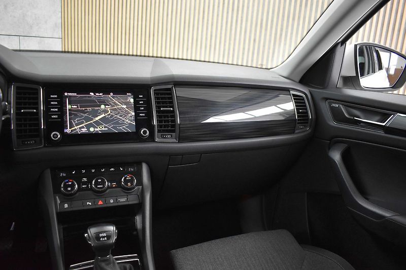 Škoda Kodiaq 2.0 TDI 4x4*STYLE*TAŽNÉ*ČR 1.M - fotka 10 z 49