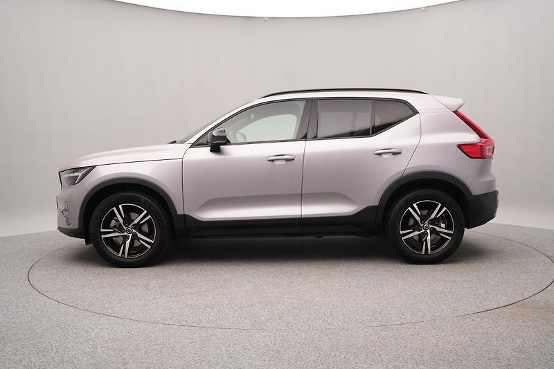 Volvo XC40 B4 DARK PLUS CZ 1.maj - fotka 8 z 47
