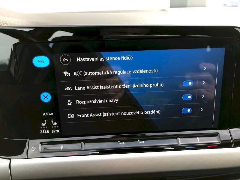 Volkswagen Golf (2022) VARIANT LIFE 1,0 TSI 6G - fotka 24 z 29