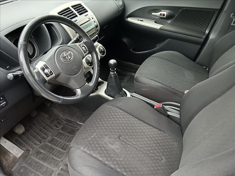 Toyota Urban Cruiser 1,4 D4D High AWD - fotka 19 z 25