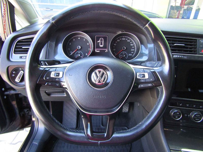 Volkswagen Golf (2017) 1.4 TSi, ČR, LED, masáž - fotka 19 z 20