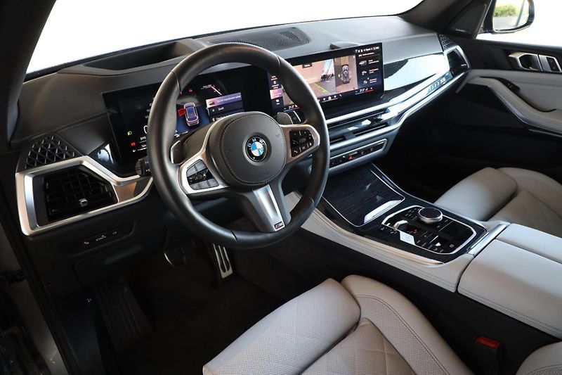 BMW X5 xDrive30d - fotka 5 z 35