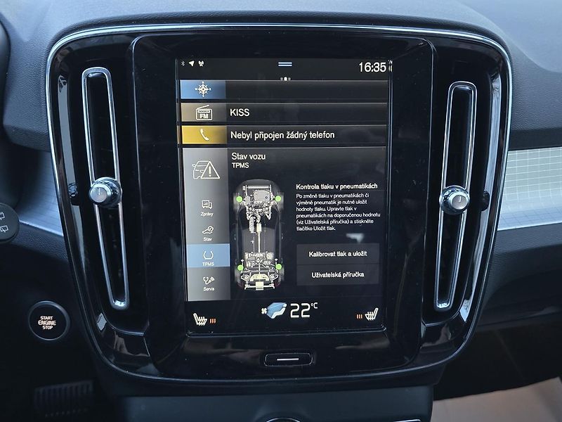 Volvo XC40 - fotka 27 z 39