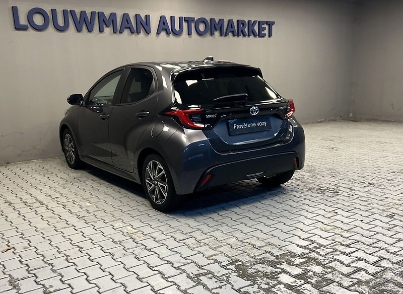 Toyota Yaris 1,5 Hybrid AT COMFORT STYLE TE - fotka 15 z 16