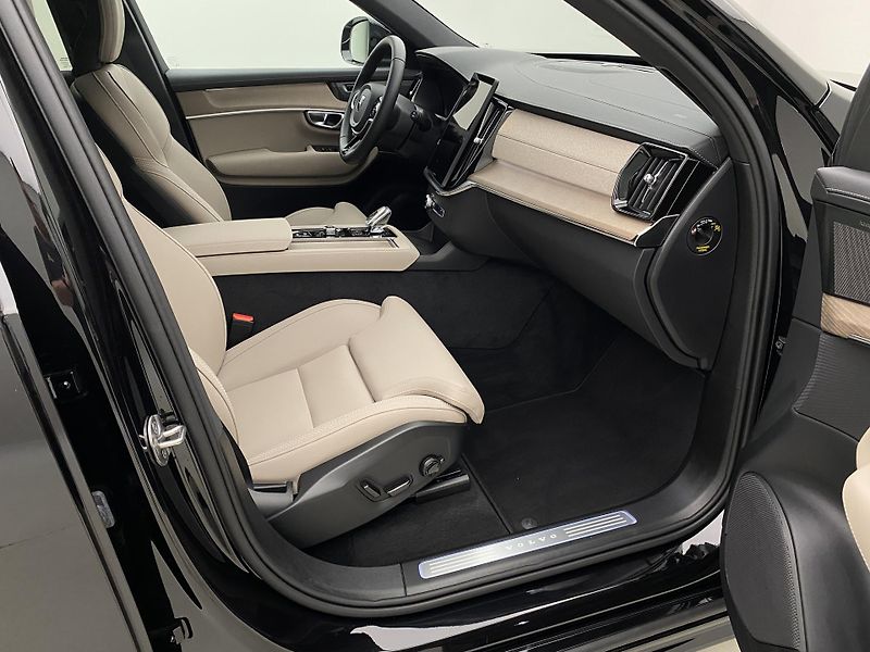 Volvo XC90 B5 AWD BRIGHT PLUS REZERVACE - fotka 24 z 64