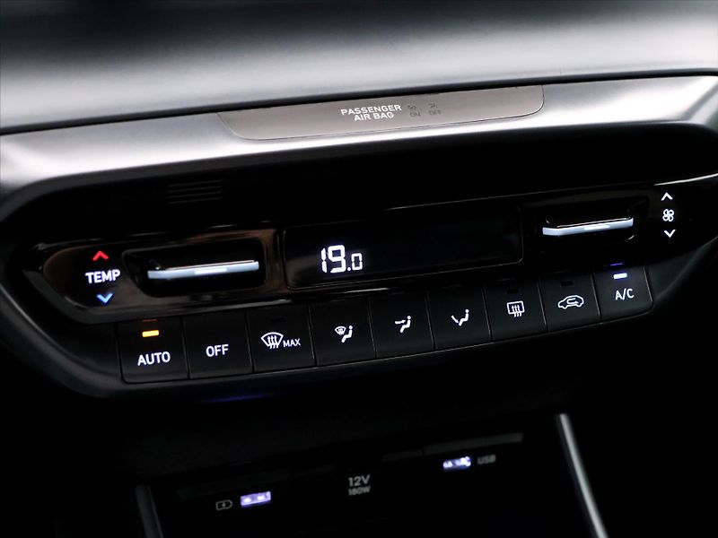 Hyundai i20 1.6 T-GDI 150kW LED CZ Aut.kli - fotka 22 z 32